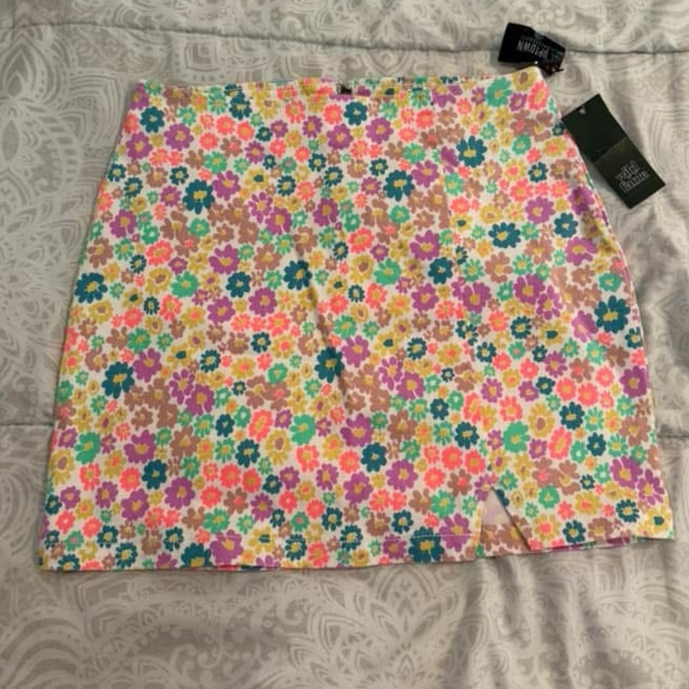 **BRAND NEW**  Women’s floral skirt